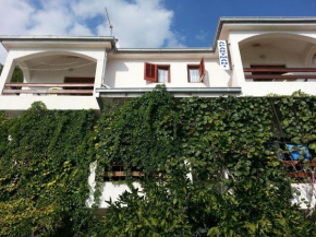 Apartments Neva, Supetar